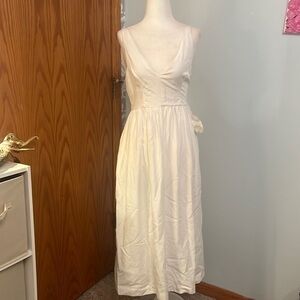 Altar’d State NWT white v neck dress and back size small